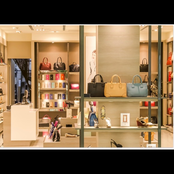 Meet your Posher, Inez - Picture 1 of 4